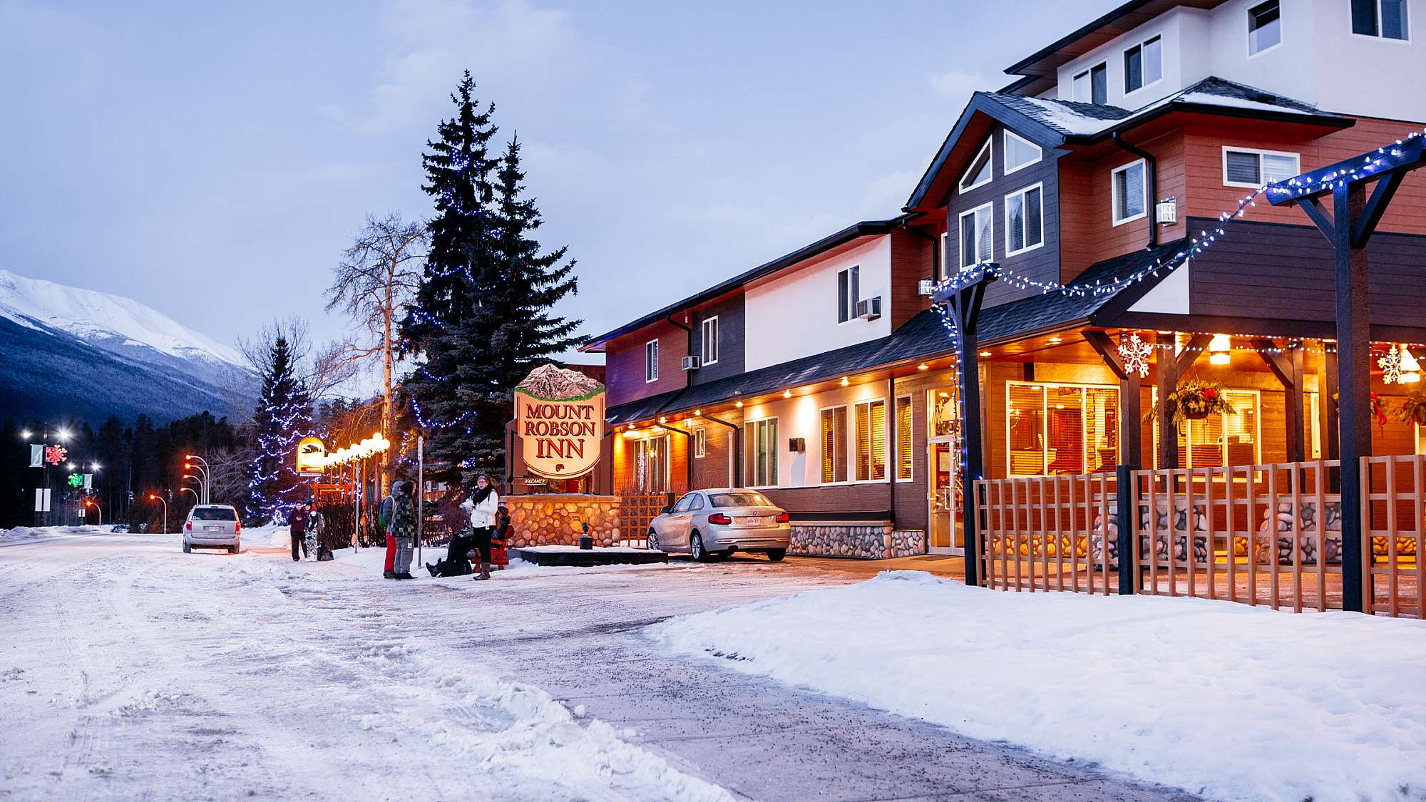 Mount Robson Inn, Jasper Hotel, Alberta