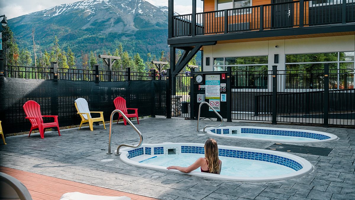 Mount Robson Inn Outdoor Hot Tubs