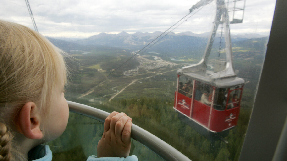 Child-on-Jasper-Tramway-Tour