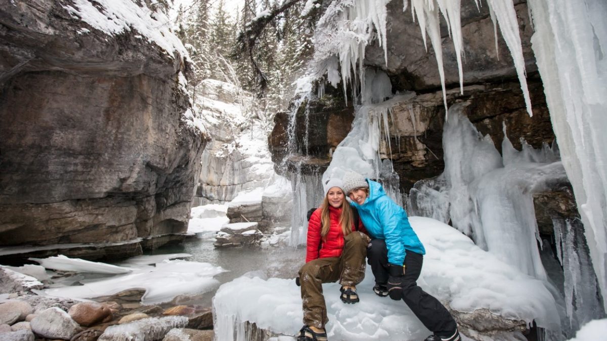 Maligne-Canyon-Icewalk-6-Medium