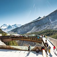 Columbia icefields discovery centre L 4