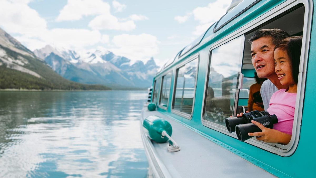 Maligne Lake boat cruise