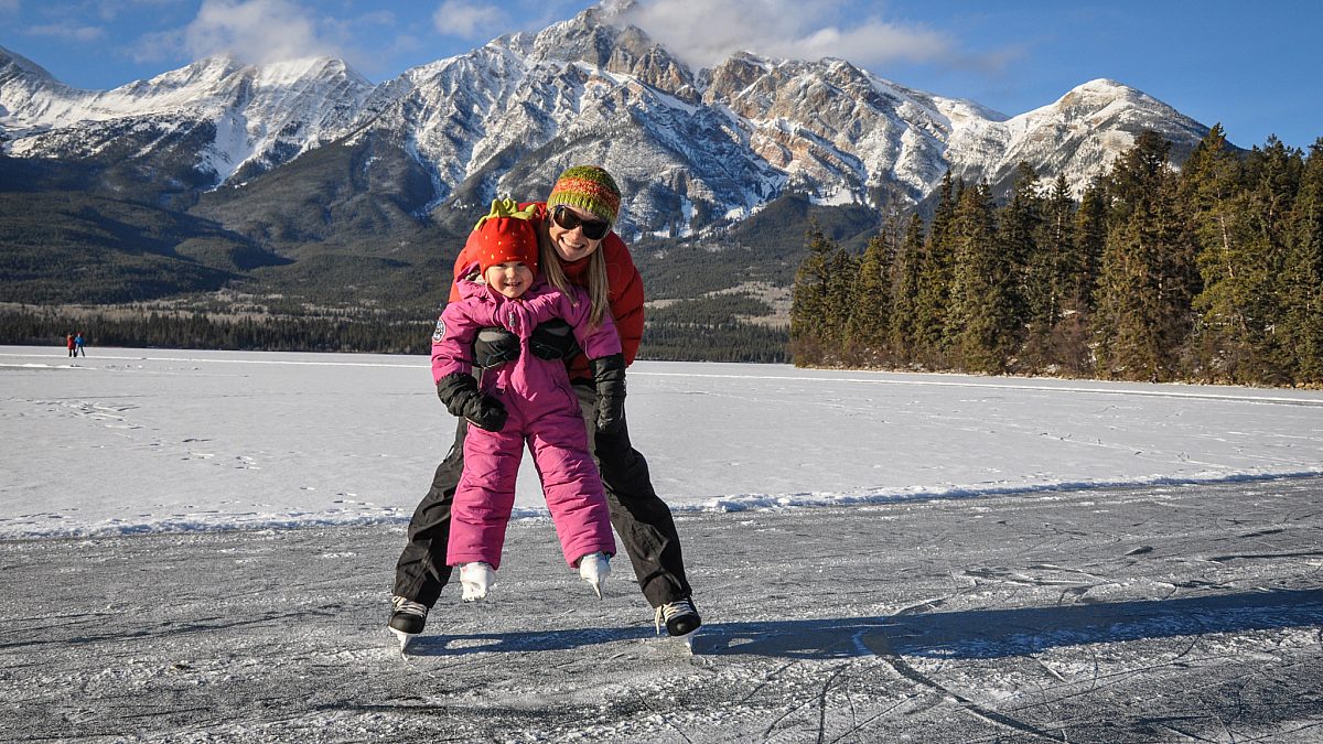 Parks Canada Womanhelping Child Skate Nicole Gaboury CR